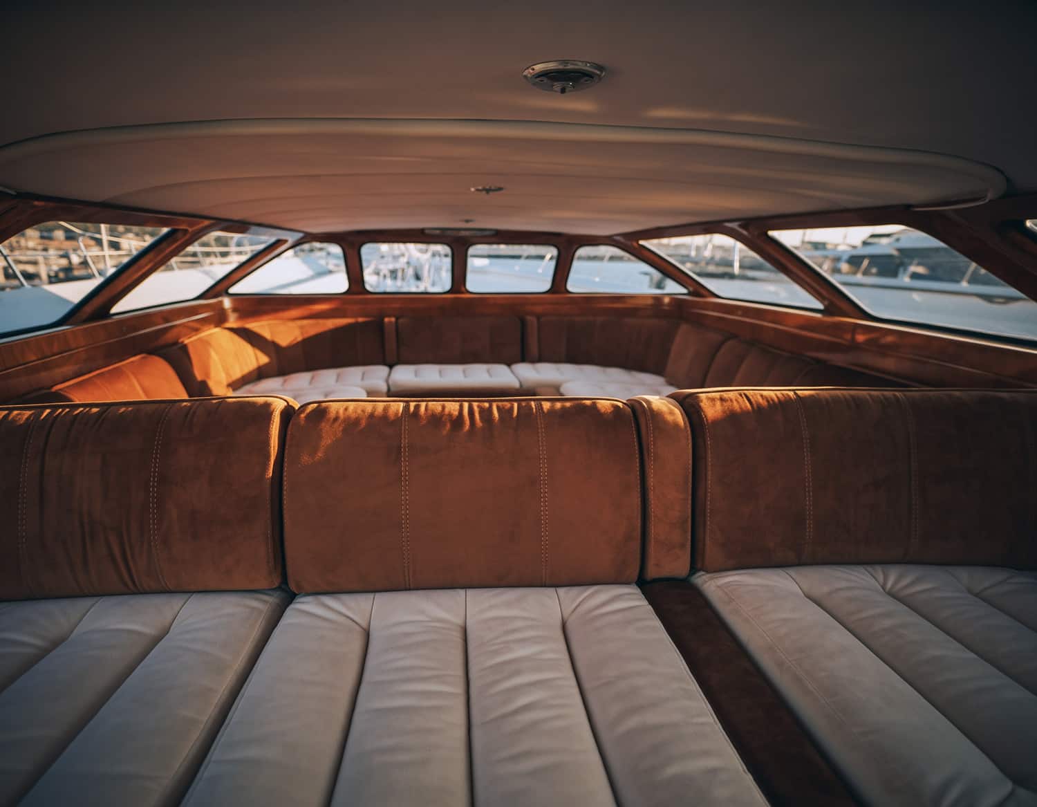 Oppgradert båtinteriør i Vestfold med funksjonelle og estetiske løsninger fra eksperter komfort